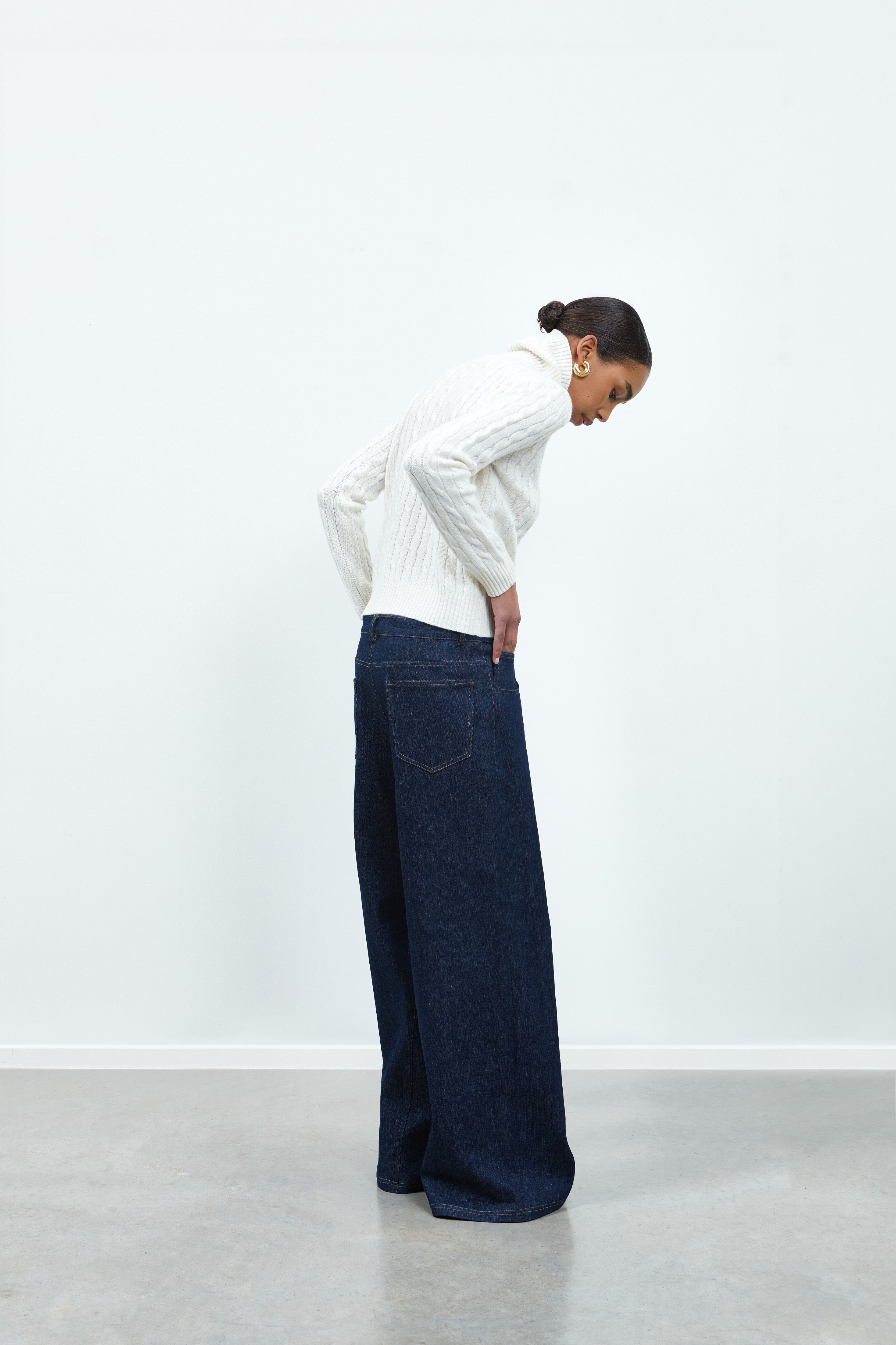 RHÚNE Oscar Cable Knit Knitwear white