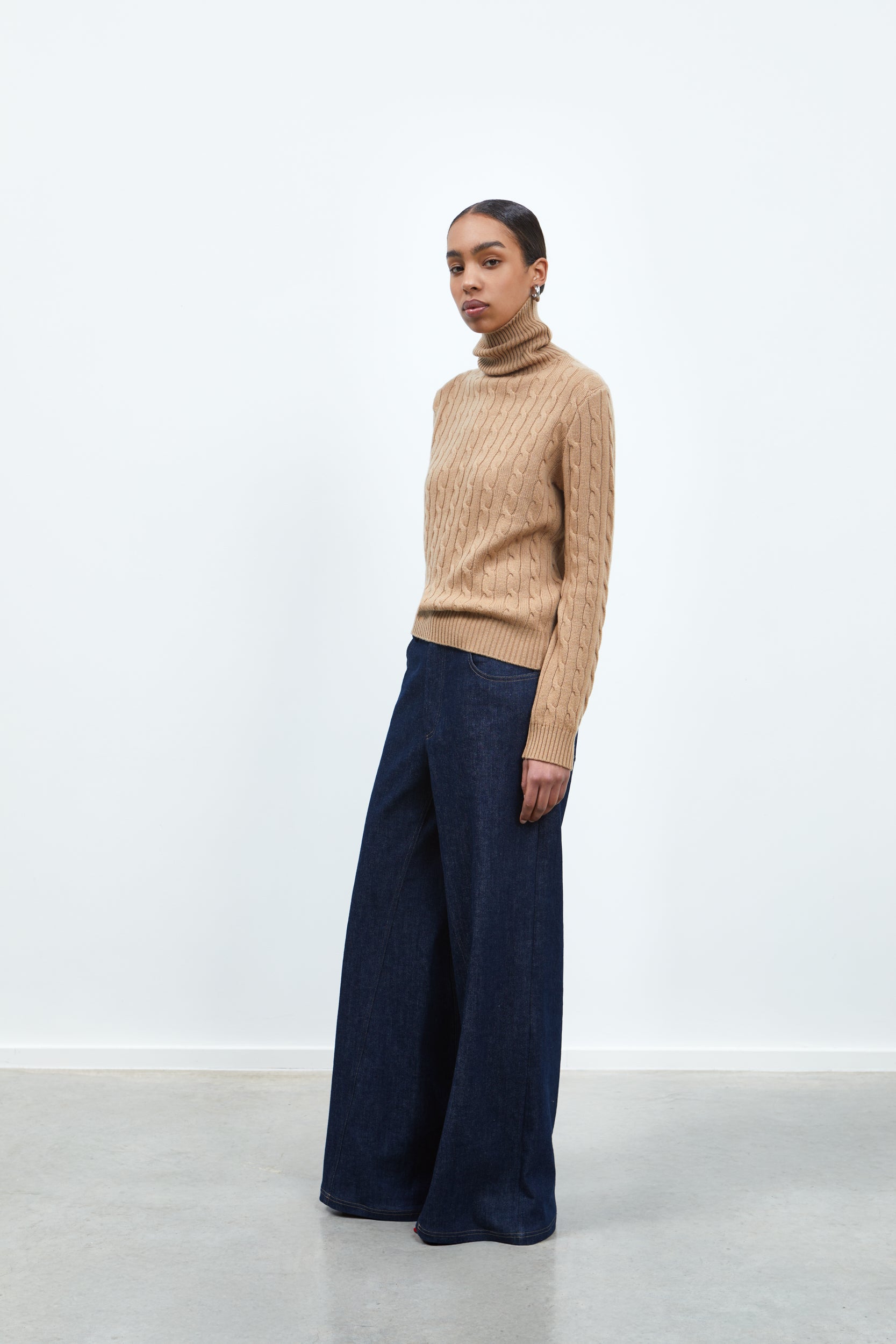 Oscar Cable Knit Camel